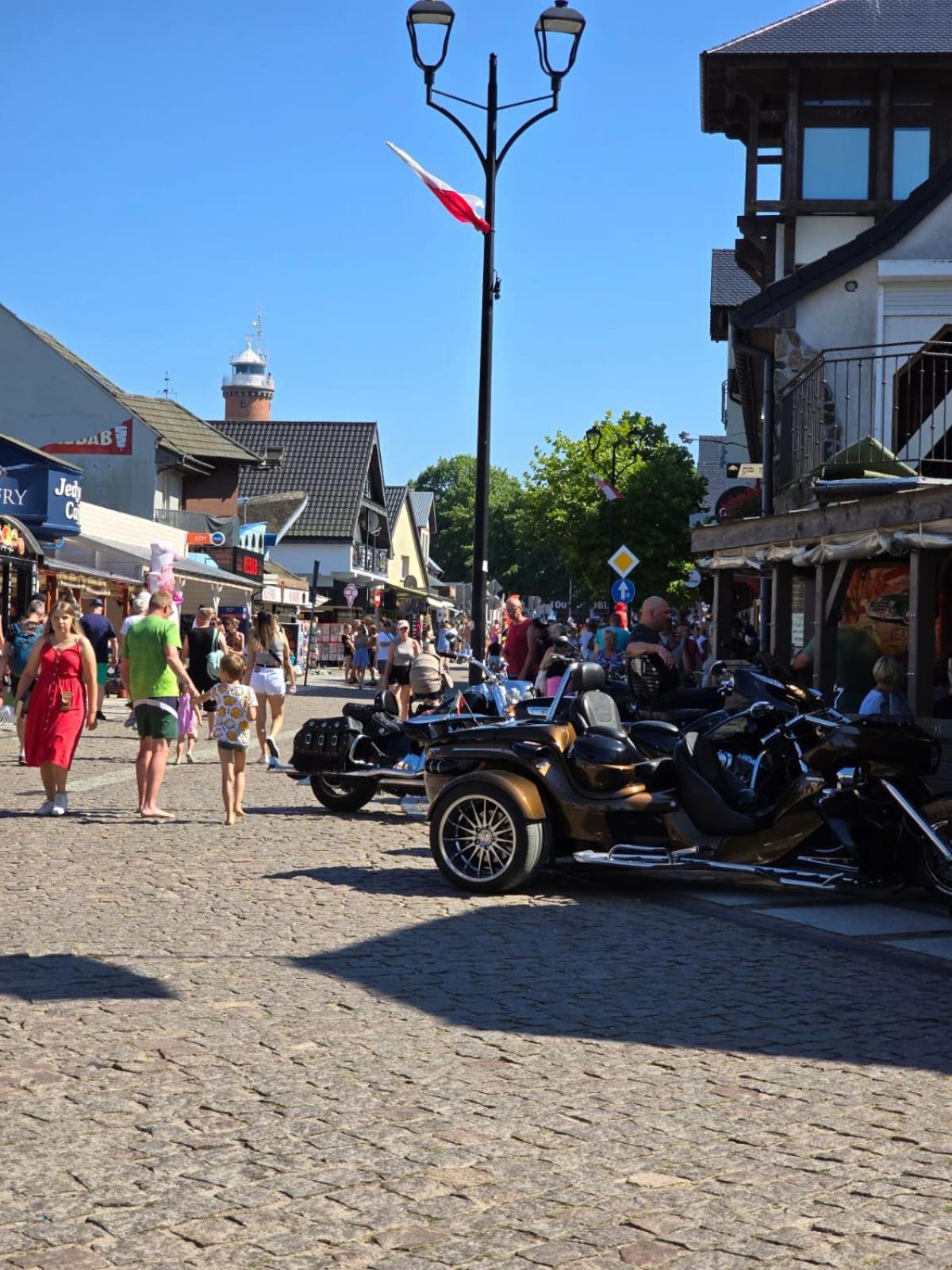Ozi-Holiday Rusinowo  Exteriör bild
